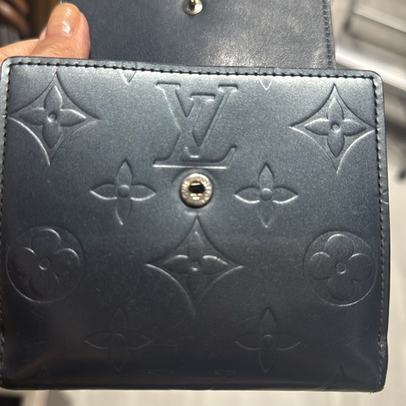 Louis Vuitton Wallet 
Vernis Indigo Blue - Picture 4 of 11